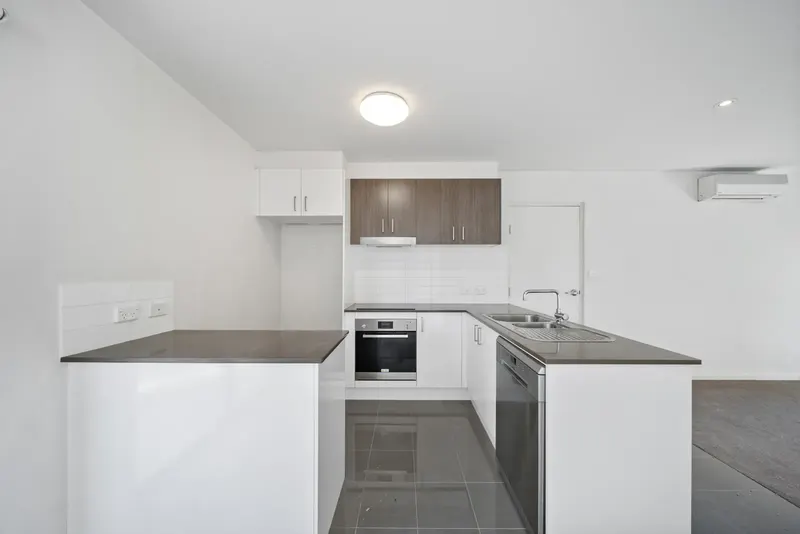 32/39 Jerrabomberra Avenue, Narrabundah, photo 2