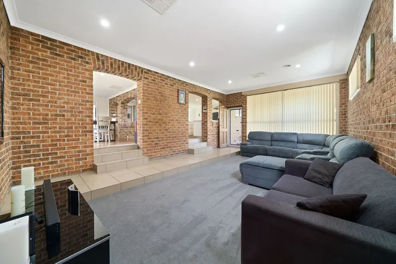 56 Vanzetti Crescent, Kambah, photo 3
