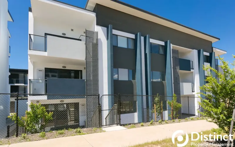 2/60 John Gorton Drive, Coombs