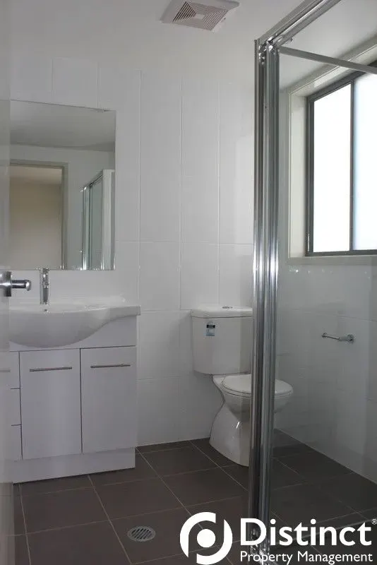 102/104 Henry Kendall Street, Franklin, photo 13