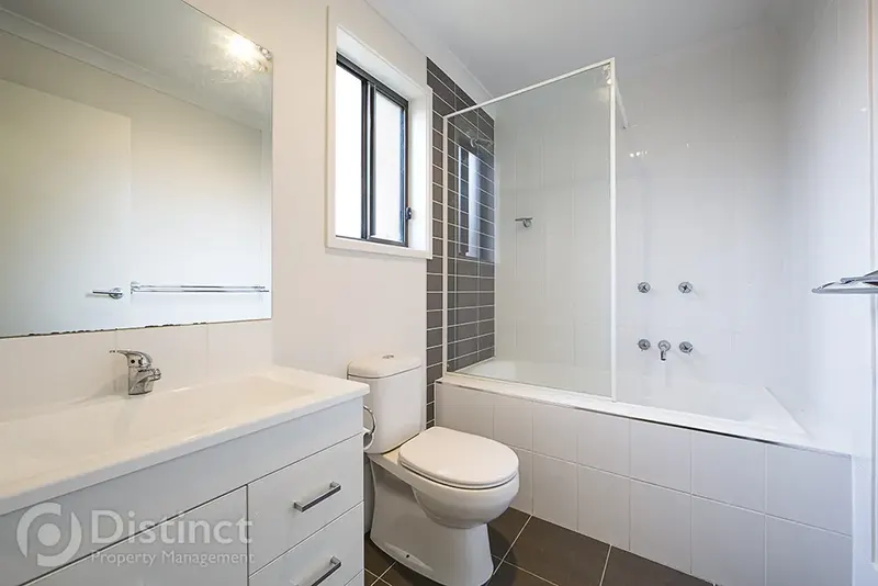 8 Bunima Crescent, Ngunnawal, photo 6