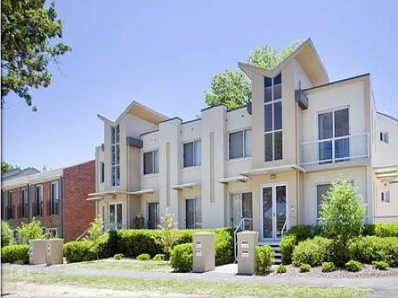8/11 Wise Street, Braddon, photo 1