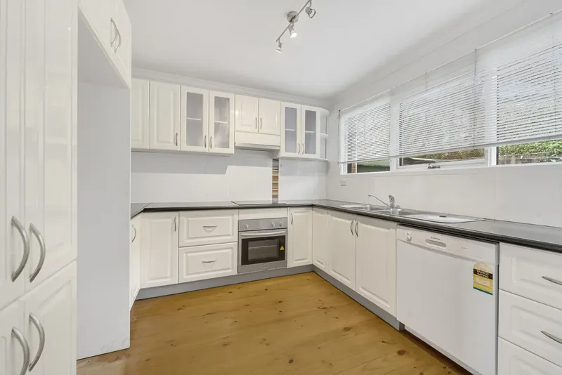 9 Menkens Court, Phillip, photo 2