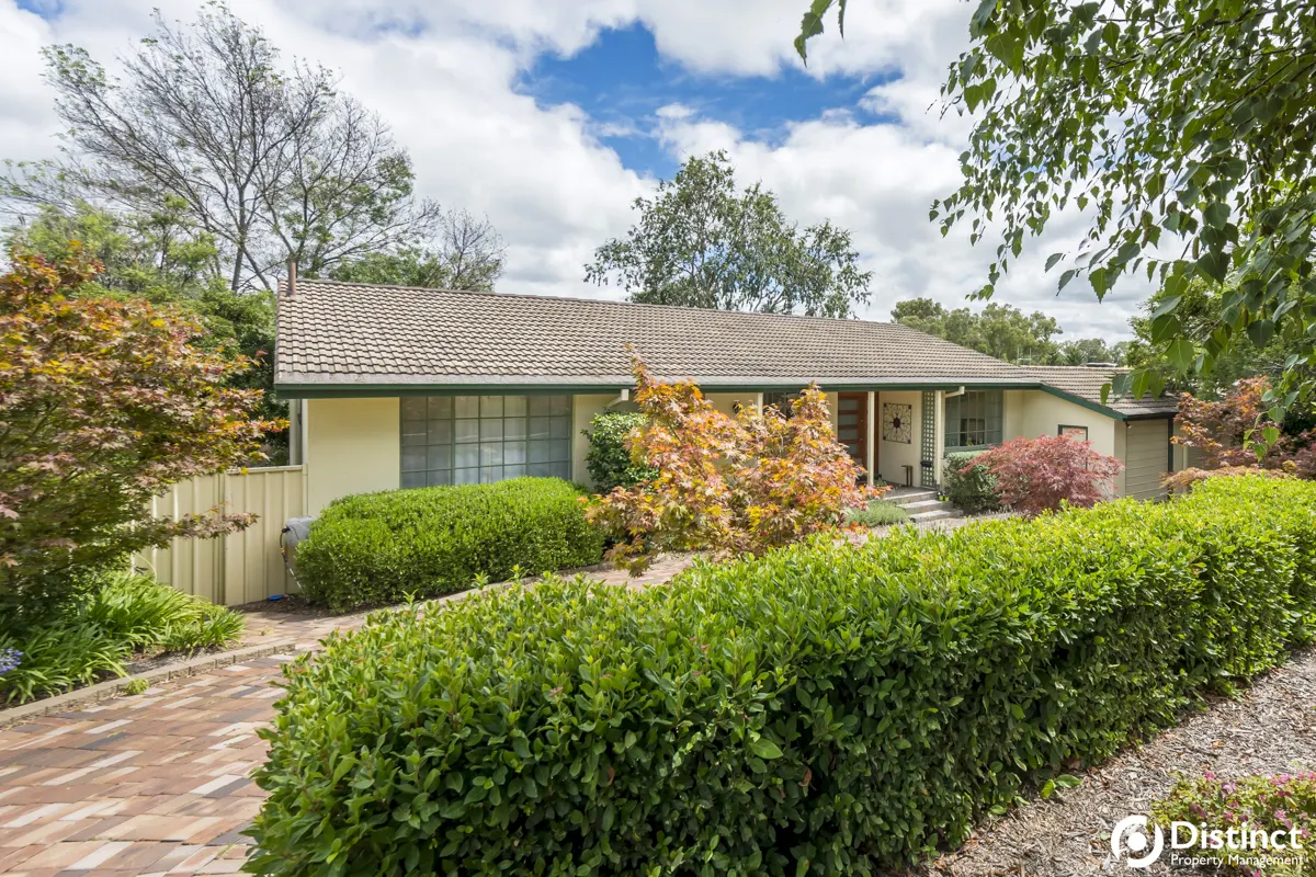 44 Hawkesbury Crescent, Farrer, photo 1