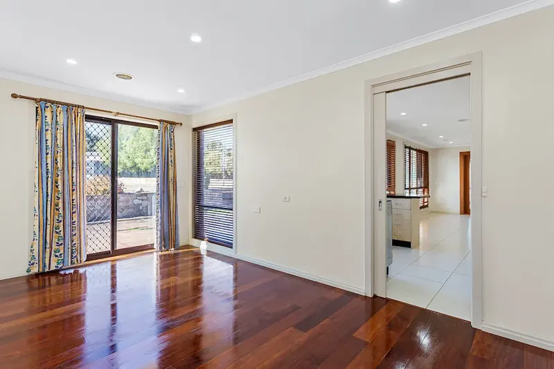 37 Deamer Court, Richardson, photo 4
