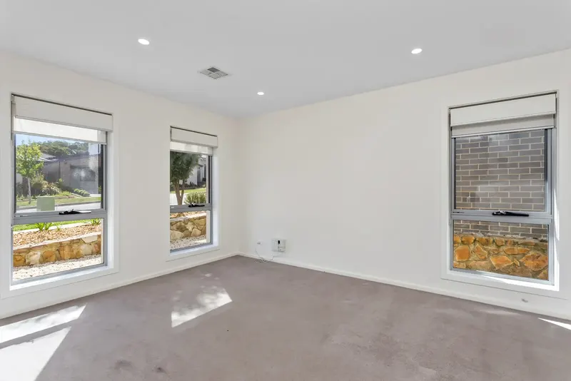8 Victoria Owen Circuit, Casey, photo 8