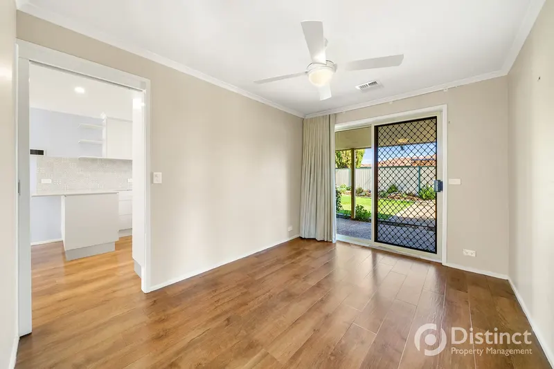 12 Arakoon Cres, Isabella Plains, photo 6