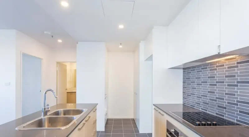 160/7 Irving Street, Phillip, photo 3