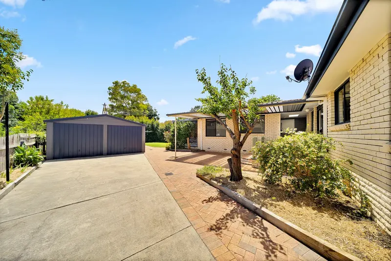 22 Kneeshaw Street, Monash, photo 13