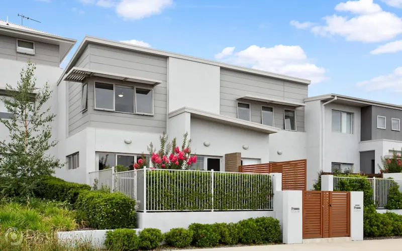 14/20 Clare Burton Crescent, Franklin
