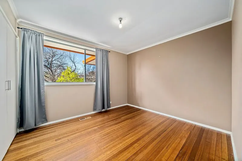 53 Lindrum Crescent, Holt, photo 6