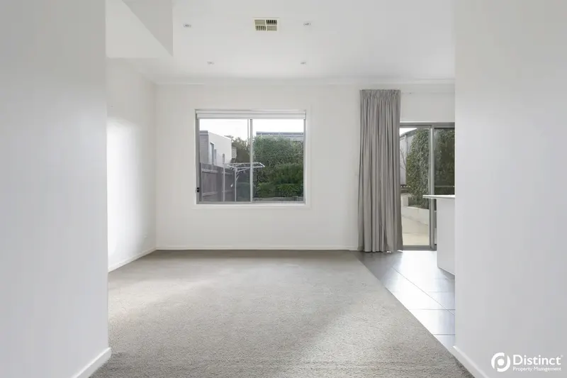42 Manning Clark Crescent, Franklin, photo 4