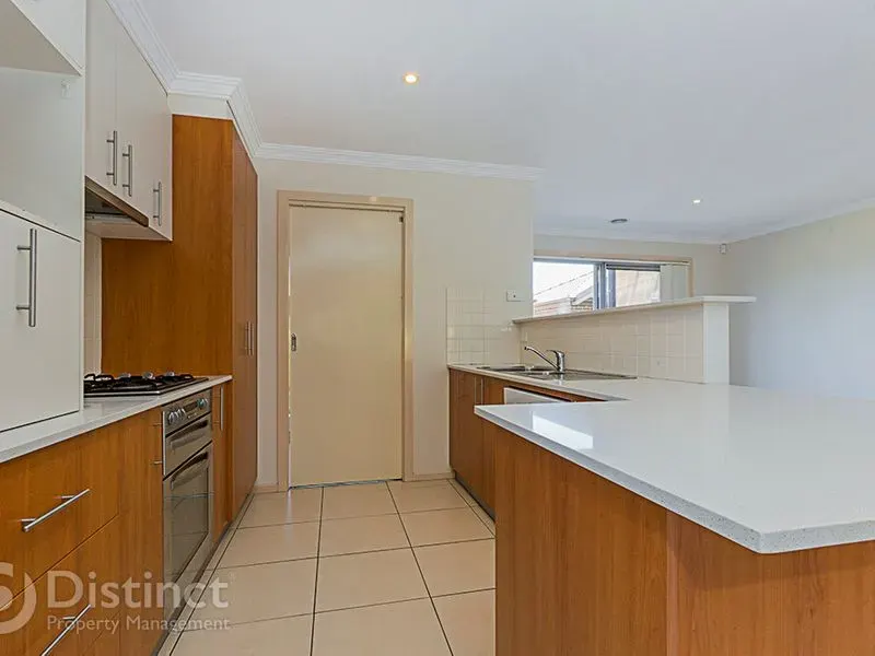 26 Moonlight Avenue, Harrison, photo 2