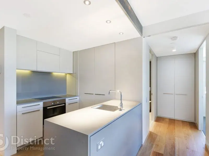 30/21 Eastlake Parade, Kingston, photo 2