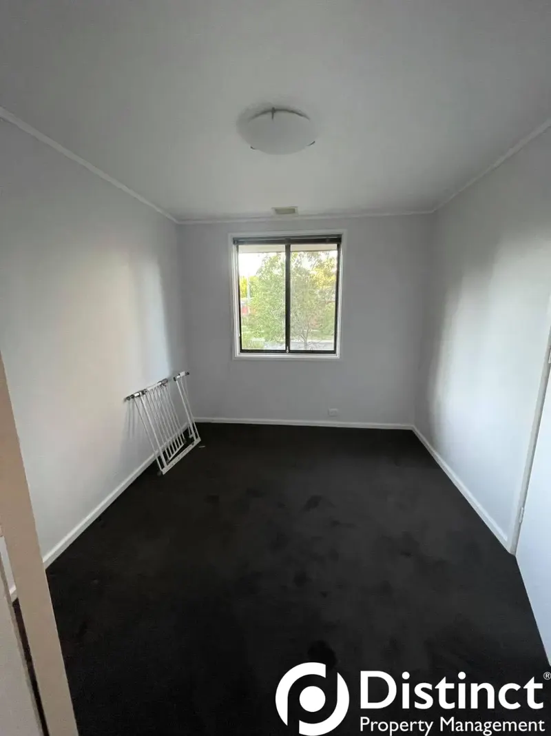54 Castley Circuit, Kambah, photo 5