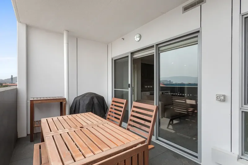 195/325 Anketell Street, Greenway, photo 8