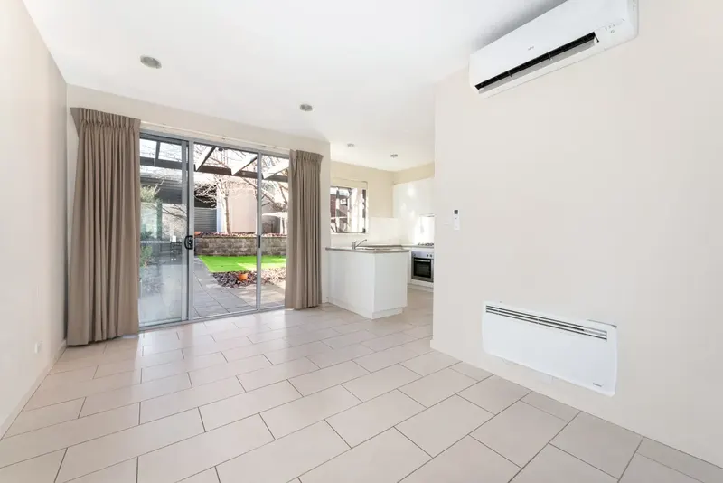 10 Dobikin Street, Crace, photo 5