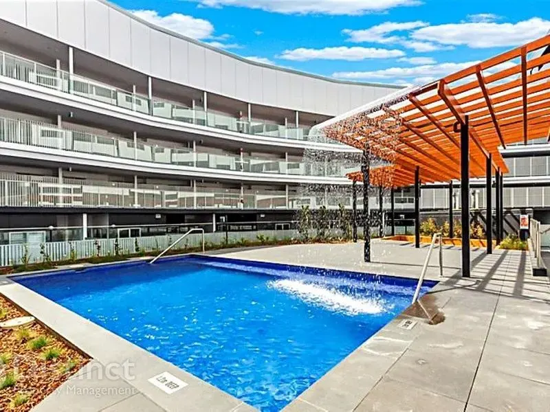 302/325 Anketell Street, Greenway, photo 2
