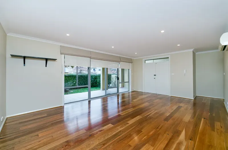 2/67 Torrens Street, Braddon, photo 2
