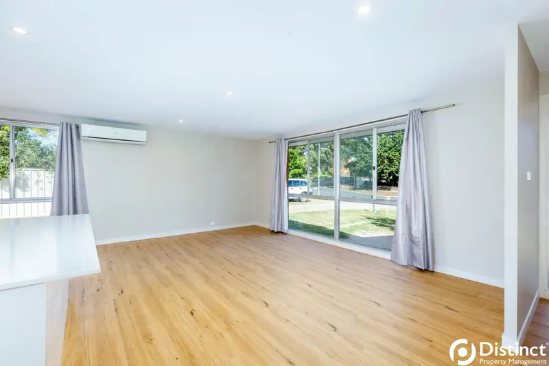 41 Spica Street, Giralang, photo 5