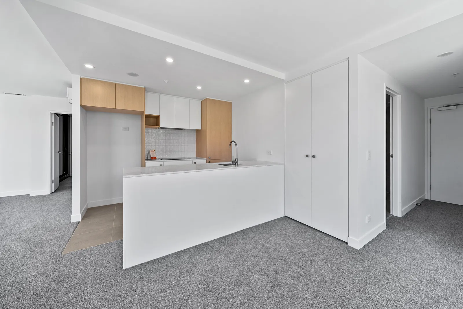 203/220 Melrose Drive, Phillip, photo 1