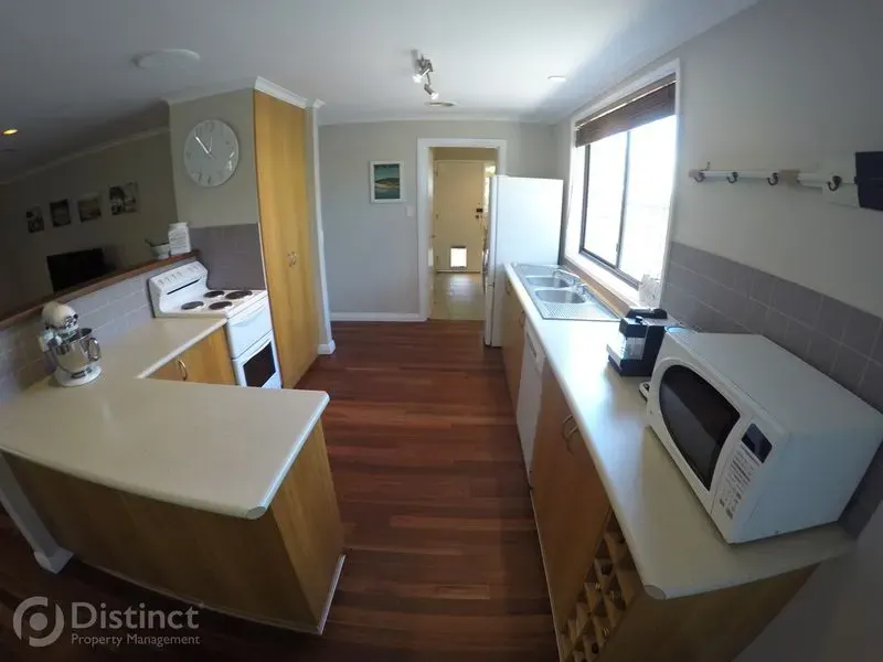 2 Rossarden Street, Fisher, photo 2