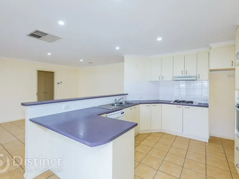 16 Ironbark Circuit, Jerrabomberra, photo 2
