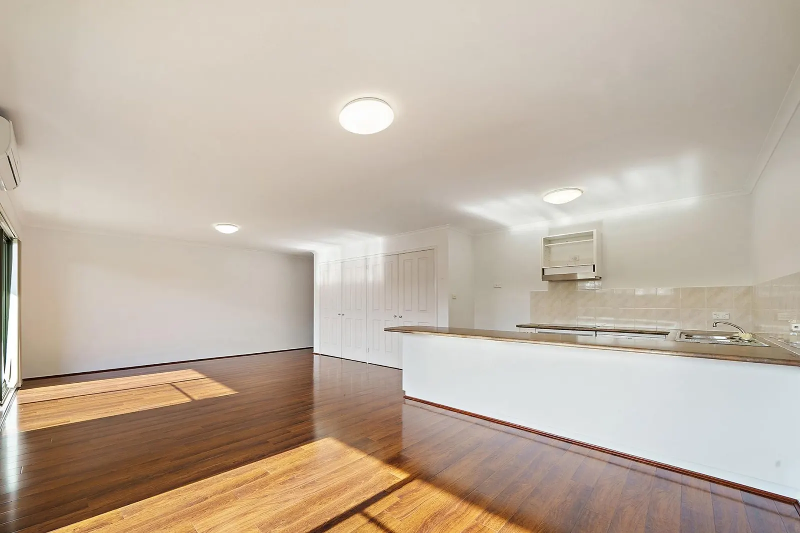 7/9 Oxley Street, Griffith, photo 1
