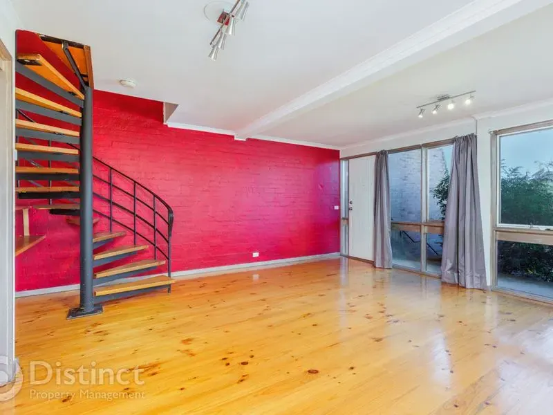 9 Menkens Court, Phillip, photo 3
