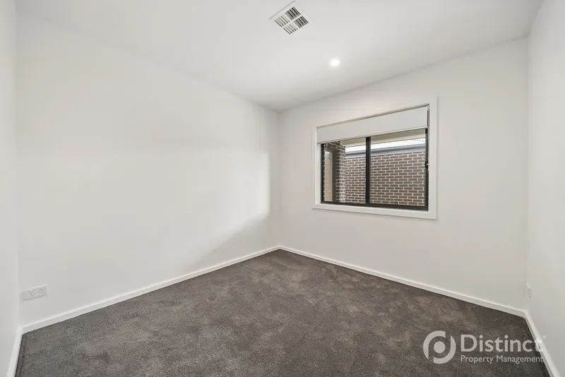 28 Grace Munro Crescent, Strathnairn ACT 2615, photo 6