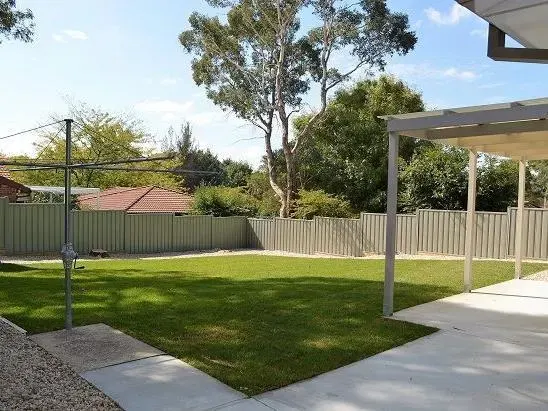 25 Frater Crescent, Lyneham, photo 8