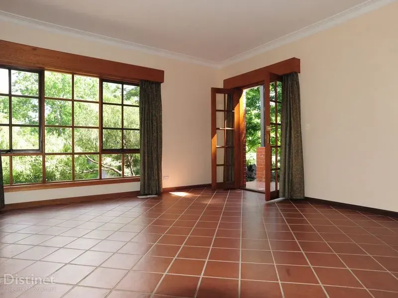 6 Caffyn Place, Garran, photo 4