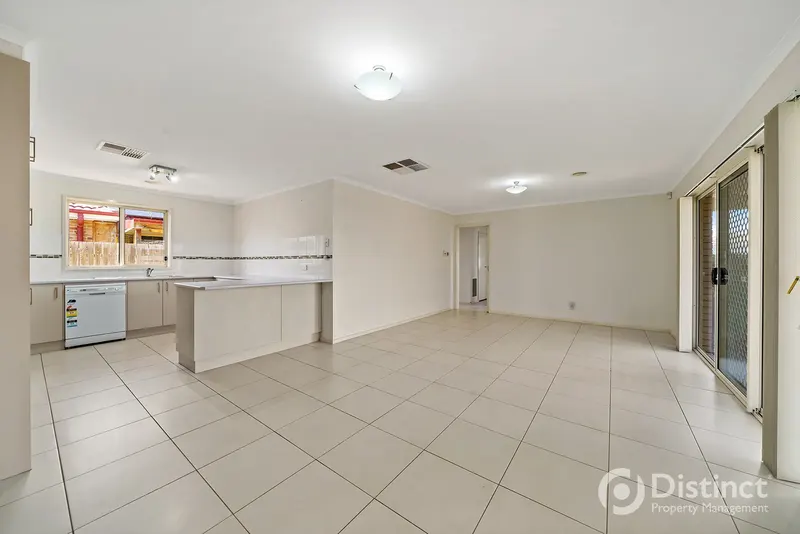 13 Clendinnen Street, Dunlop, photo 4
