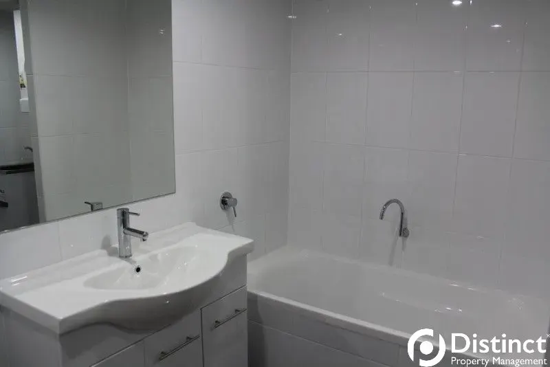 102/104 Henry Kendall Street, Franklin, photo 8