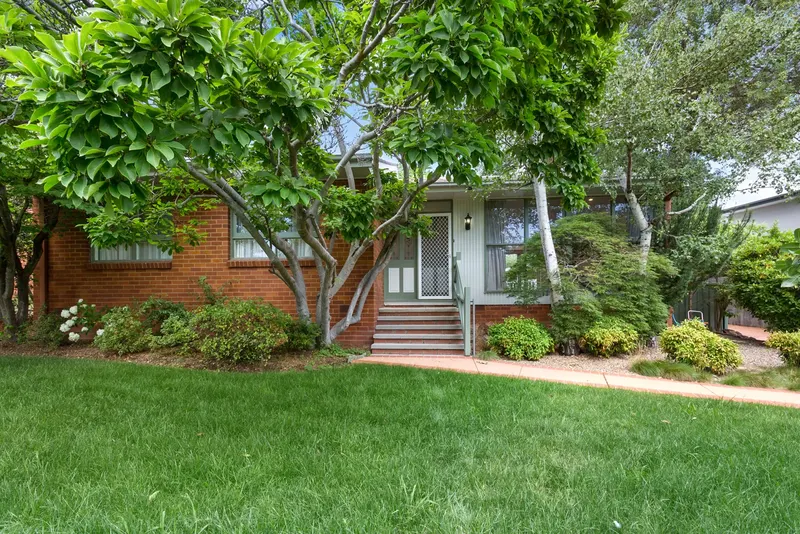 6 Allwood Street, Chifley ACT 2606, photo 3