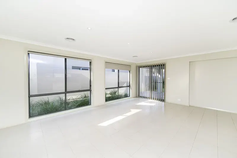 10 Jack Ryan Street, Forde, photo 4