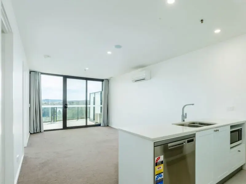 240/1 Anthony Rolfe Avenue, Gungahlin