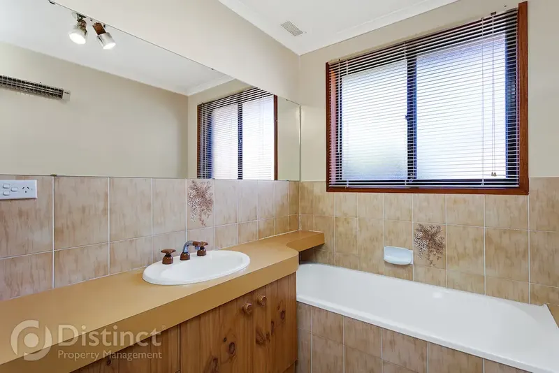 40 Chataway Crescent, Fadden, photo 11