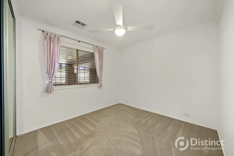 12 Arakoon Cres, Isabella Plains, photo 9