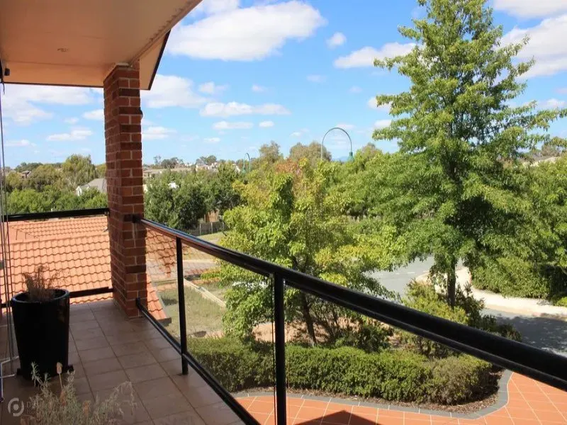 11 Ashbrook Street, Amaroo, photo 9