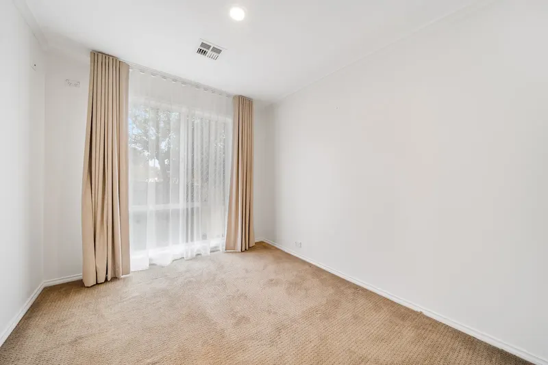 4 Maloney Street, Queanbeyan West, photo 12
