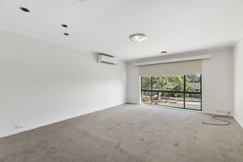 31 Carr Crescent, Wanniassa, photo 2