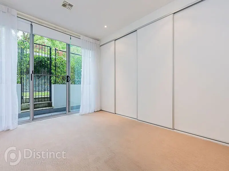 2/28 Canberra Avenue, Forrest, photo 9