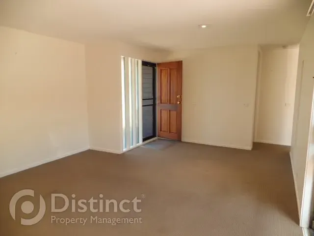 116 Livingston Avenue, Kambah, photo 4