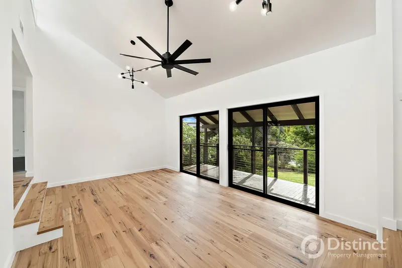 4 Achernar Close, Giralang, photo 12