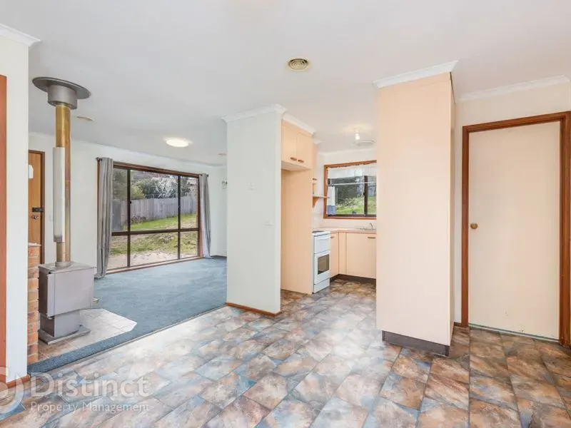 8 Laby Place, Theodore, photo 3