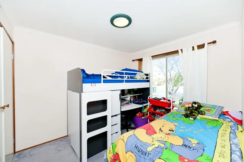 21 Thornhill Crescent, Dunlop, photo 4