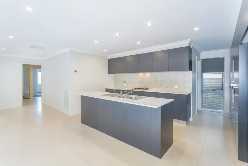 12 Victoria Owen Circuit, Casey, photo 3
