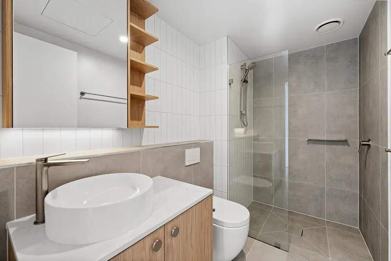 212/220 Melrose Drive, Phillip, photo 10