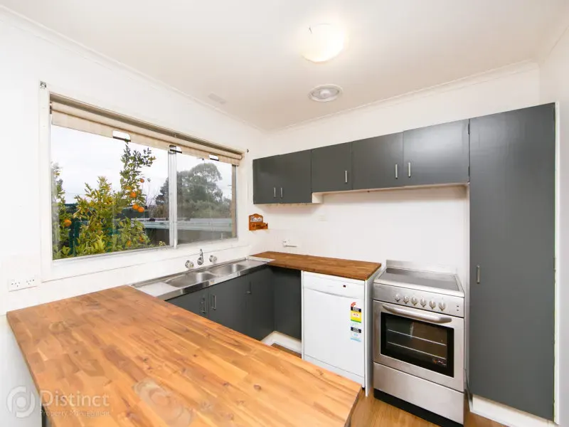 69 Lyttleton Crescent, Cook, photo 2